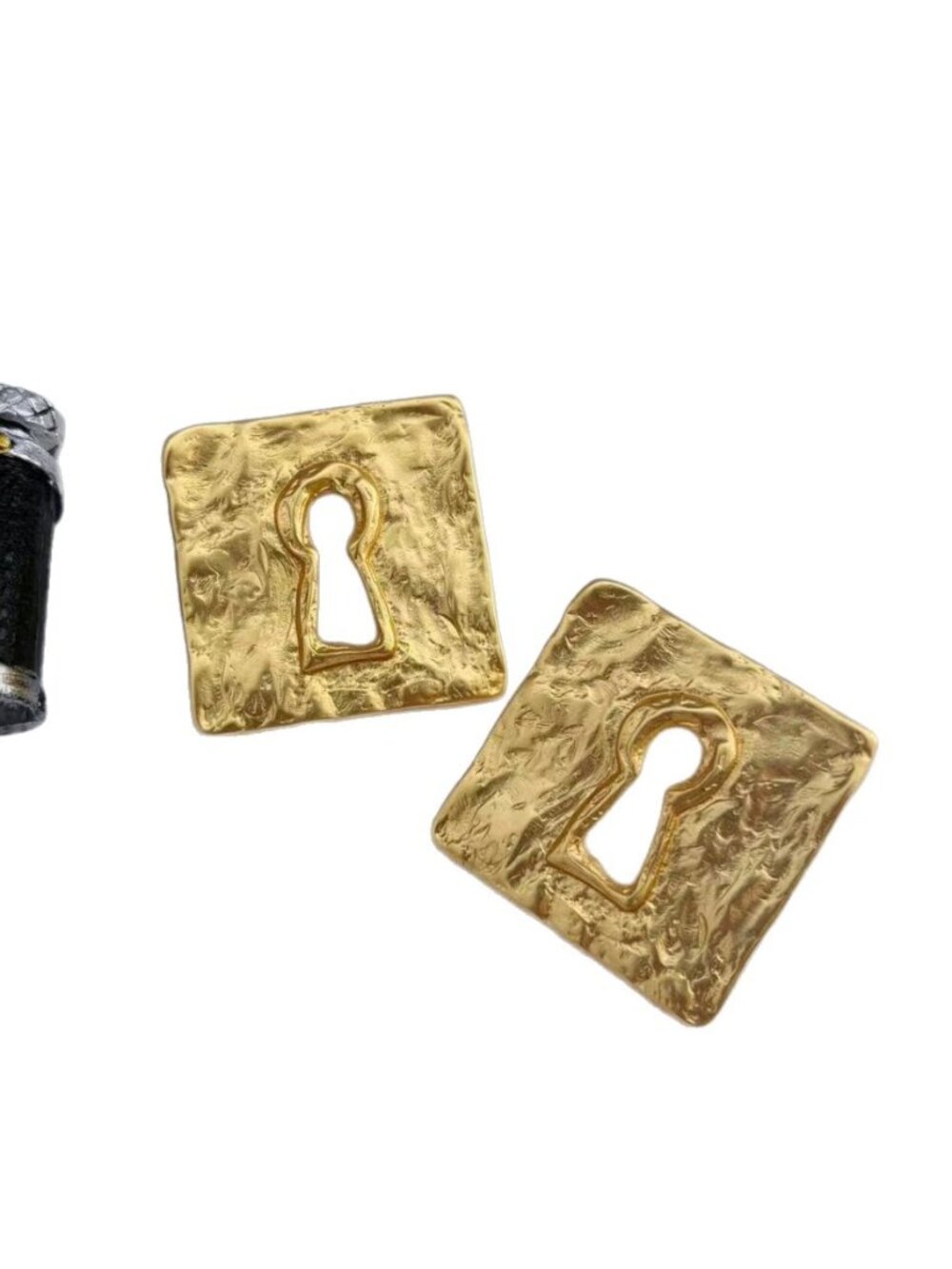 Schiaparelli Minimalist Irregular Textured Keyhole Stud Earrings